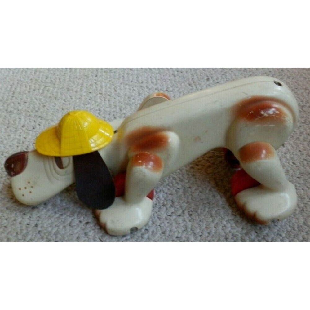 Hasbro Romper Room Plastic Digger Dog Bloodhound Yellow Hat Pull Toy GUC VINTAGE